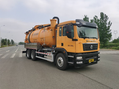 清洗吸污车C18000